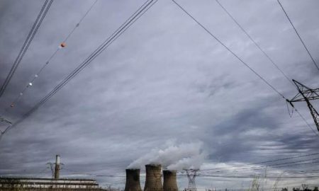 L'Afrique du Sud se prépare à un hiver sombre alors que les pénuries d'électricité persistent