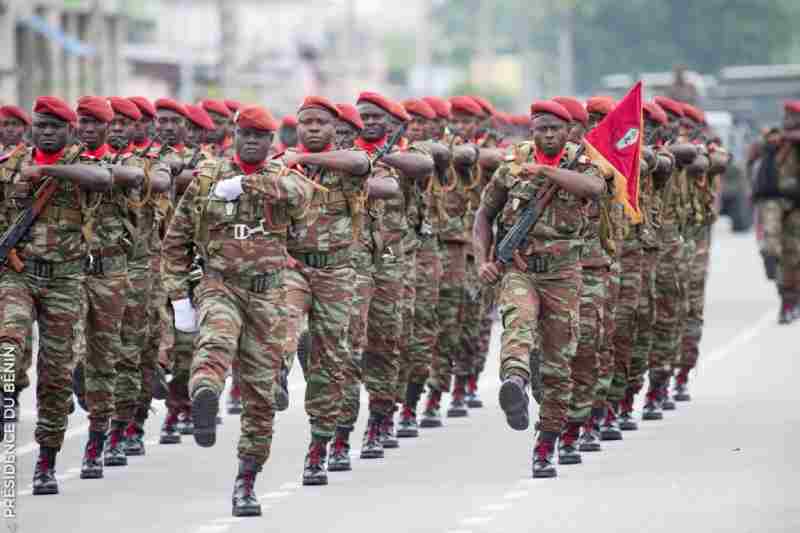 Le Bénin annonce le recrutement de cinq mille militaires pour renforcer les forces armées