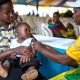 Les parents kenyans attendent le vaccin contre le paludisme dans un déploiement lent