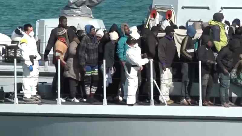 1700 migrants Africains arrivent sur l'île de Lampedusa