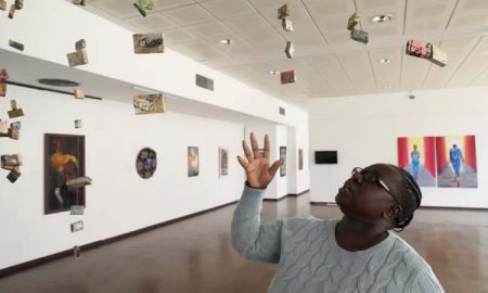 Une exposition d'art remet en question les rôles de genre séculaires au Zimbabwe