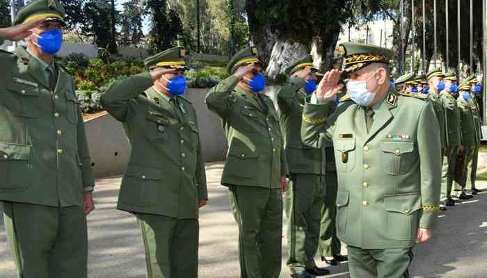 L'armée se mêle de tout en Algérie