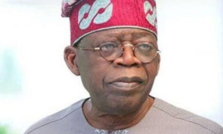 Le président élu nigérian Bola Tinubu prête serment