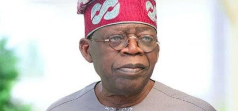 Le président élu nigérian Bola Tinubu prête serment