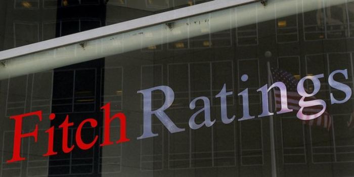 Fitch abaisse la note de crédit de l'Égypte à "B" et donne des perspectives négatives pour l'économie