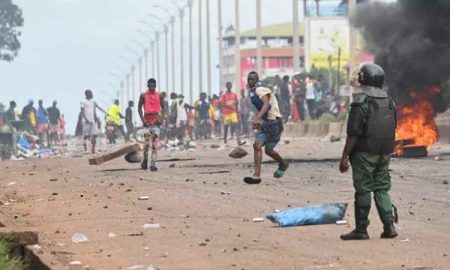 Deux morts et des dizaines de blessés lors de manifestations anti-gouvernementales en Guinée