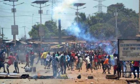 Élévations du nombre de morts des manifestations en Guinée, et l'opposition insiste pour manifester