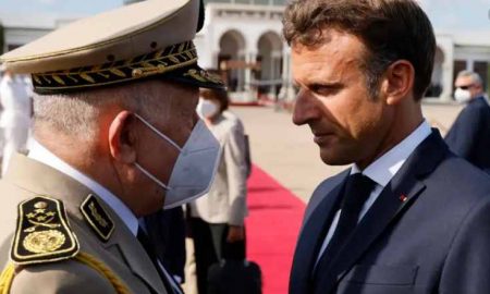 Le dirigeant de l'Algérie passe des bras de Macron à ceux de Poutine