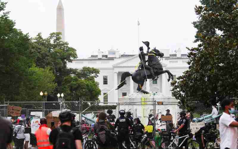 Une manifestation d'Américains soudanais devant la Maison Blanche