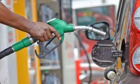 Le Nigeria suspend la suppression des subventions sur les carburants