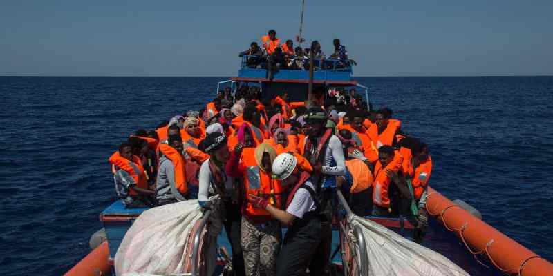 5 jours en mer sans eau ni nourriture...Le navire Ocean Viking sauve 153 migrants Africains en Méditerrané