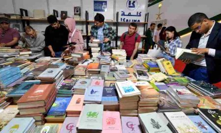 Polémique au Salon du livre de Tunis sur la censure après le retrait d'un auteur critiquant le président