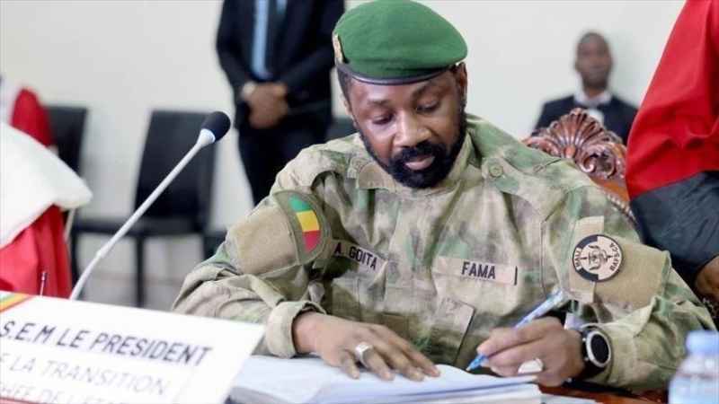 Le président Asimi Guetta appelle les Maliens à adopter le projet de Constitution