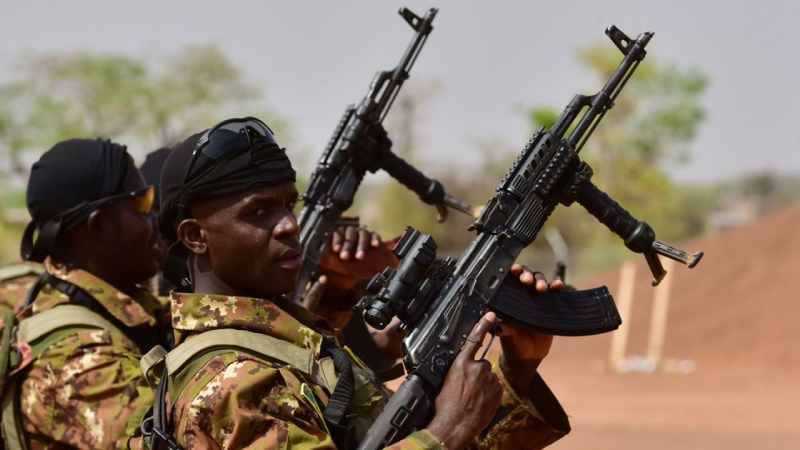 Un nouveau massacre... Le feu du terrorisme "ne s'éteint pas" au Burkina Faso