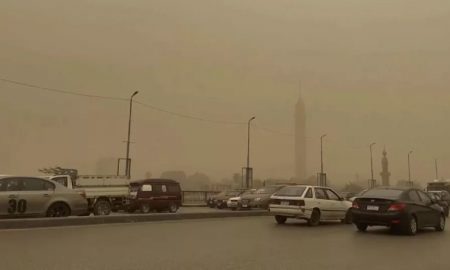 Des tempêtes de sable ferment le canal de Suez et tuent une femme au Caire