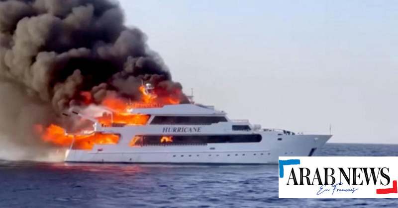 Egypte : Trois touristes britanniques sont portés disparus après que le yacht à bord duquel ils se trouvaient a pris feu