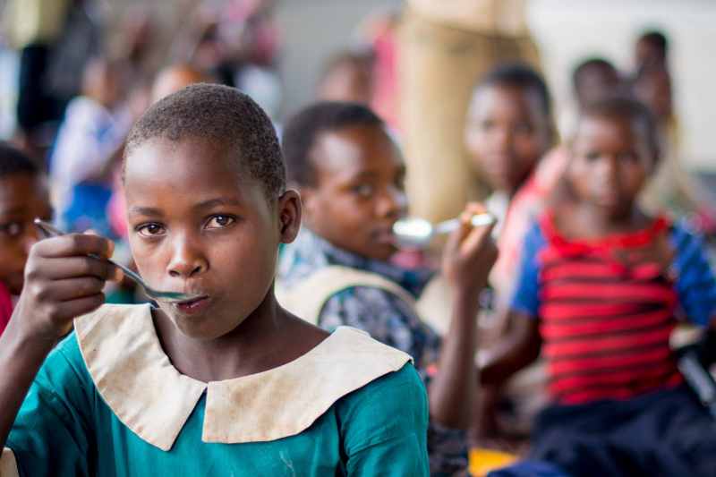 Le Kenya lance le plus grand programme d'alimentation scolaire en Afrique