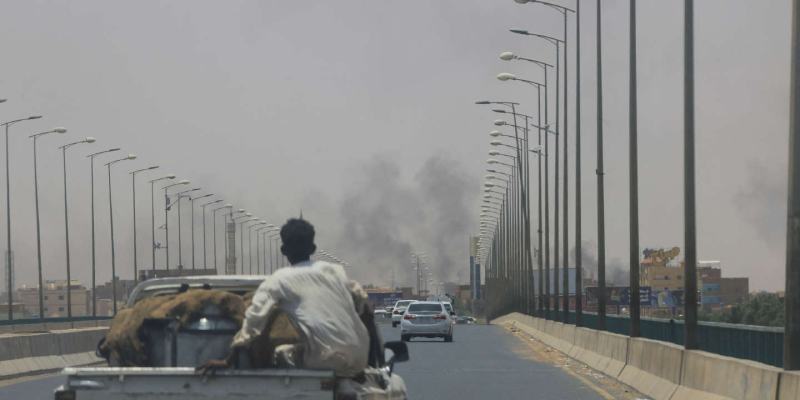 Une bataille fait rage à Khartoum au sujet du quartier général de la police