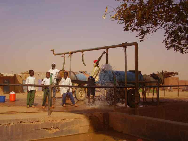 Les sources d'eau de Khartoum se transforment en pièges humains
