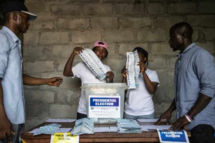 55%...Un pourcentage inhabituel pour remporter la présidence de la Sierra Leone au premier tour