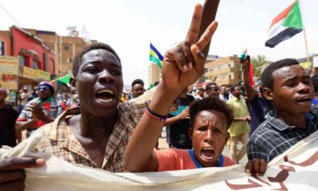 Les combats se poursuivent au Soudan et des manifestations limitées à Khartoum et dans le Nil Blanc
