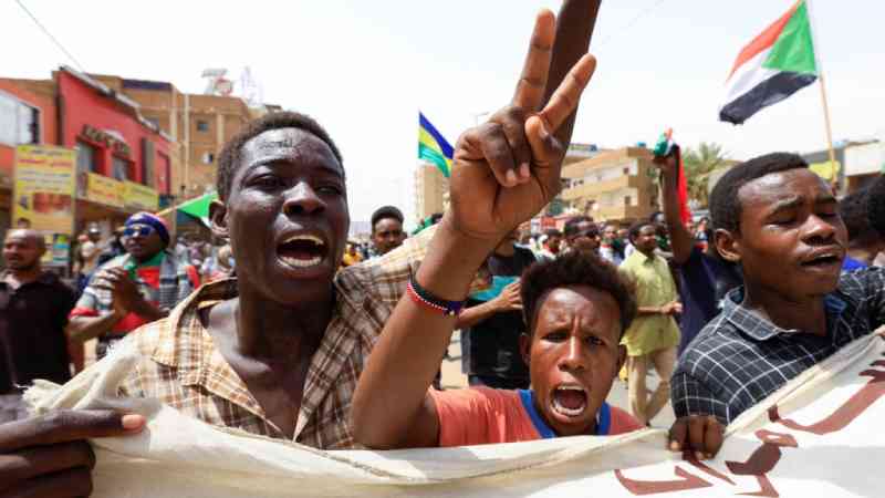 Les combats se poursuivent au Soudan et des manifestations limitées à Khartoum et dans le Nil Blanc