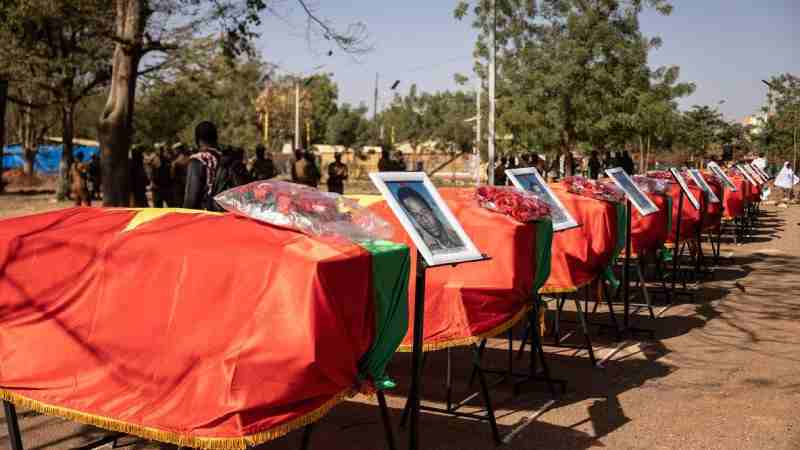 71 soldats et volontaires ont été tués dans trois attaques djihadistes au Burkina Faso