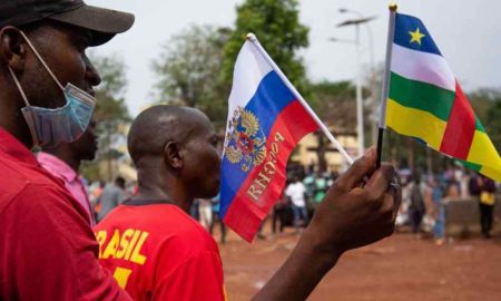 La Centrafrique accuse la France d'exploitation et soutient la présence russe sur son territoire