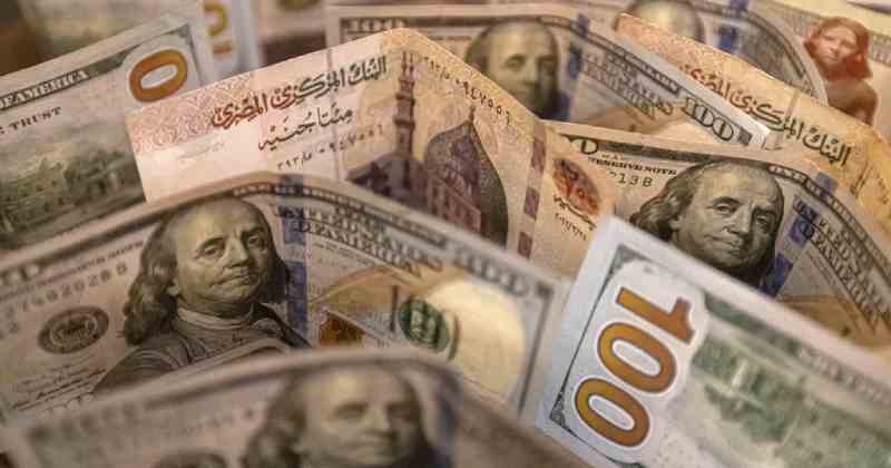 Contrôle du dollar et poursuite de l'inflation...Comment le gouvernement égyptien fait-il face à la crise de stagnation du marché ?