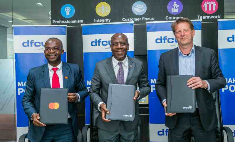 [Ouganda] dfcu Bank, Mastercard et Rabo unissent leurs forces pour numériser l'écosystème agricole