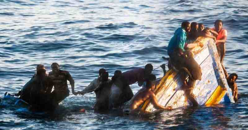 Une quarantaine de migrants sénégalais ont été secourus après le naufrage d'un bateau transportant 101 passagers près du Cap-Vert