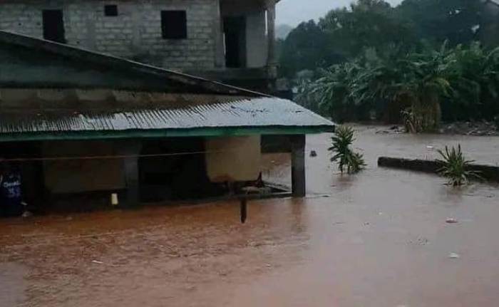 3 personnes ont été tuées dans des inondations dans la capitale guinéenne, Conakry