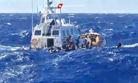 11 morts et 44 disparus après le naufrage d'un bateau de migrants au large des côtes tunisiennes
