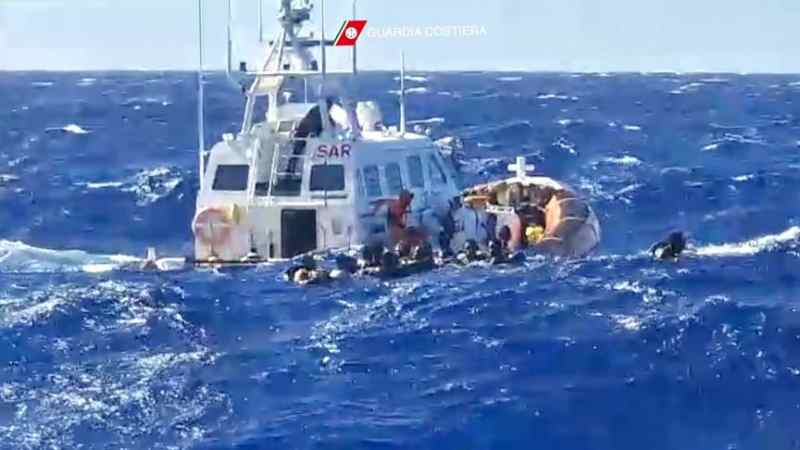 11 morts et 44 disparus après le naufrage d'un bateau de migrants au large des côtes tunisiennes