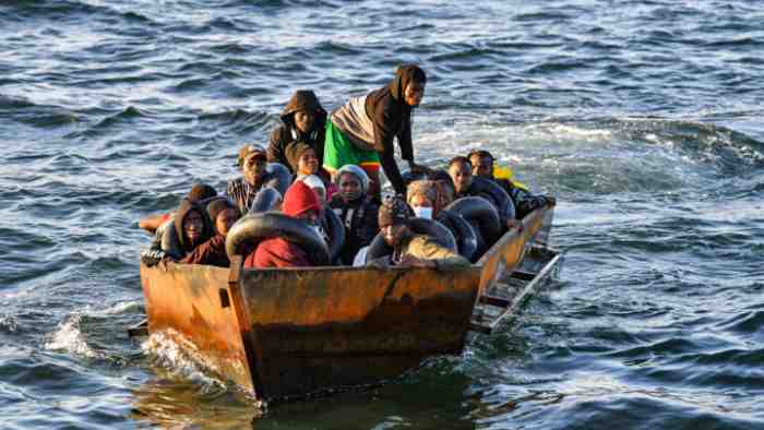 5 migrants ont été tués et 7 portés disparus lorsque leur bateau a coulé au large des côtes tunisiennes