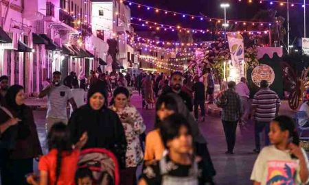 Les Libyens envahissent les rues de la vieille ville de Tripoli pour le festival d'été