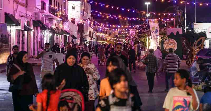 Les Libyens envahissent les rues de la vieille ville de Tripoli pour le festival d'été