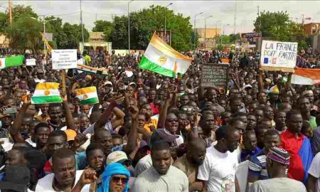 Niamey...Des milliers de putschistes manifestent contre la France et la CEDEAO