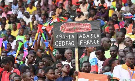 Les partisans du conseil militaire au Niger manifestent pour exiger le départ de l'ambassadeur de France