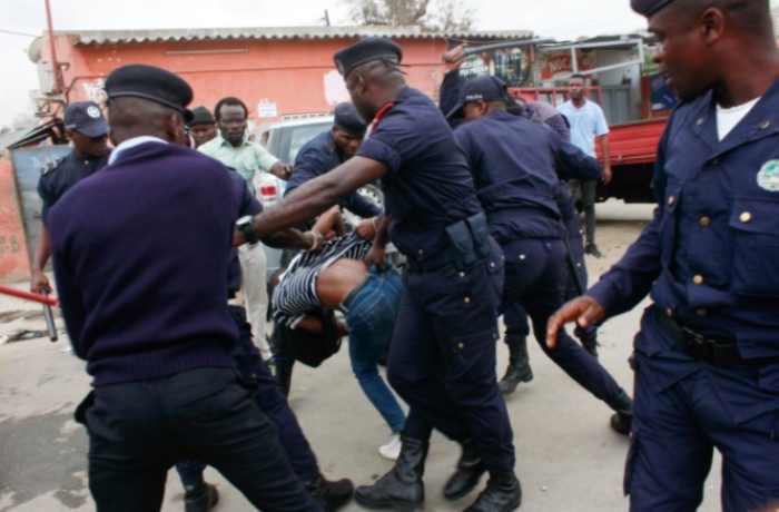 Une organisation de défense des droits de l'homme accuse la police angolaise d'avoir commis des meurtres et des exactions