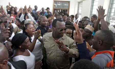 La police tanzanienne arrête deux personnes et les accuse d'organiser des manifestations