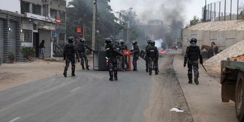 Le Sénégal dissout le parti du chef de l'opposition Ousmane Sonko alors que les manifestations se poursuivent