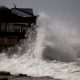 D'énormes vagues atteignant 4 mètres de haut ont frappé la côte du Cap