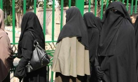 Le ministère égyptien de l'Éducation interdit le port du niqab et autorise le port du voile dans les écoles publiques et privées