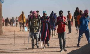 «J'ai dû boire mon urine pour survivre», la souffrance des réfugiés africains à la frontière tunisienne
