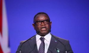 Le président de la Sierra Leone accuse Washington d'ingérence dans les élections de son pays