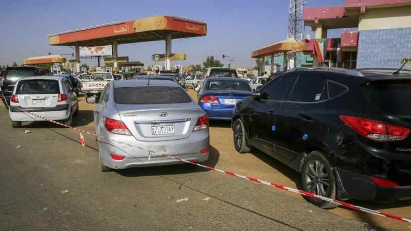 Soudan…Une grave pénurie de carburant après la fermeture des pipelines de la raffinerie de Khartoum