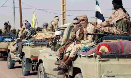 Les rebelles touareg annoncent le contrôle de deux bases militaires au centre du Mali et l'armée annonce sa mobilisation