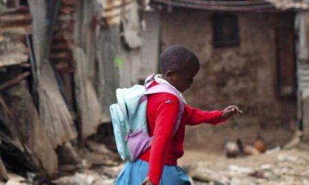 Le chemin de l'école en Afrique comporte de nombreux dangers