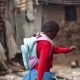 Le chemin de l'école en Afrique comporte de nombreux dangers